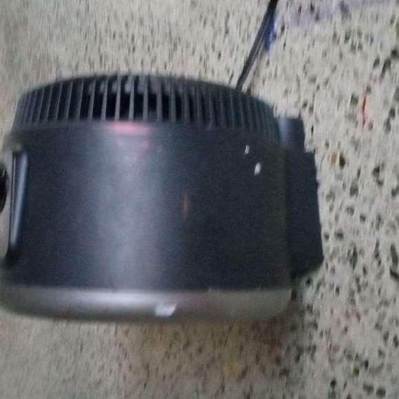 Fan - Picture 2 of 4